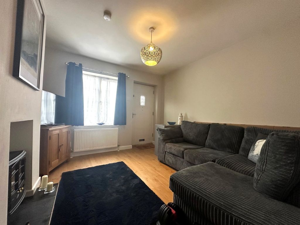 Property photo 2 of 8 Picture No. 23