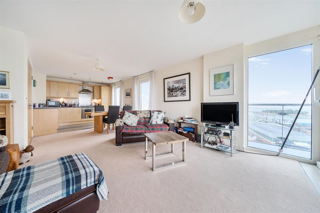 Property photo 3 of 23 Living Room