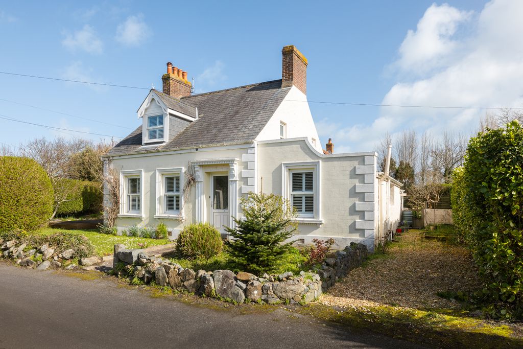 Property photo 1 of 20