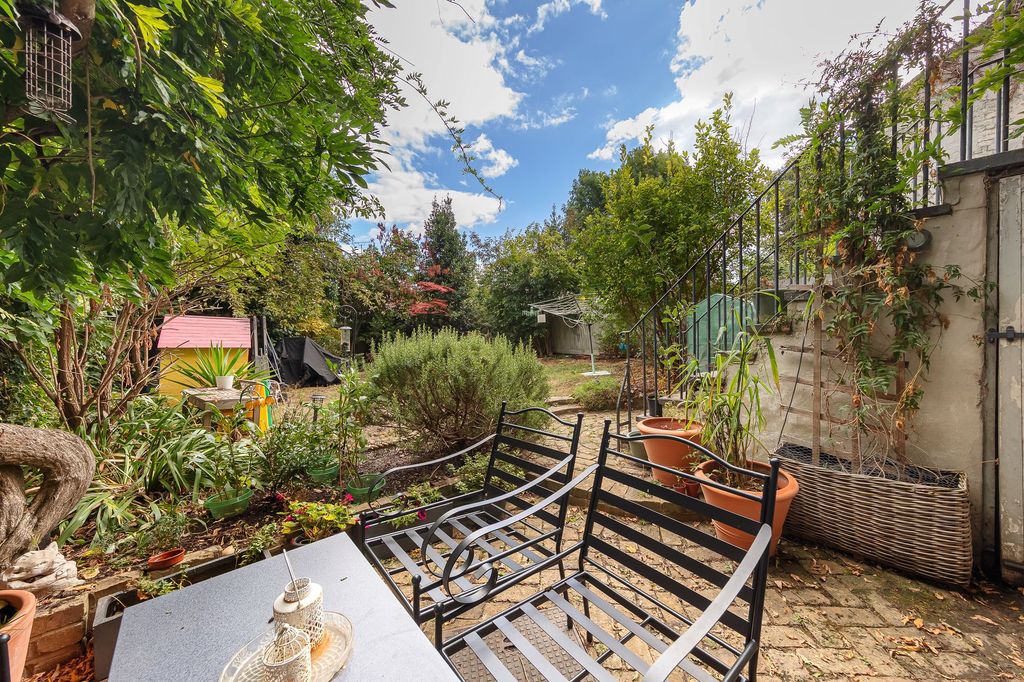 Property photo 3 of 25