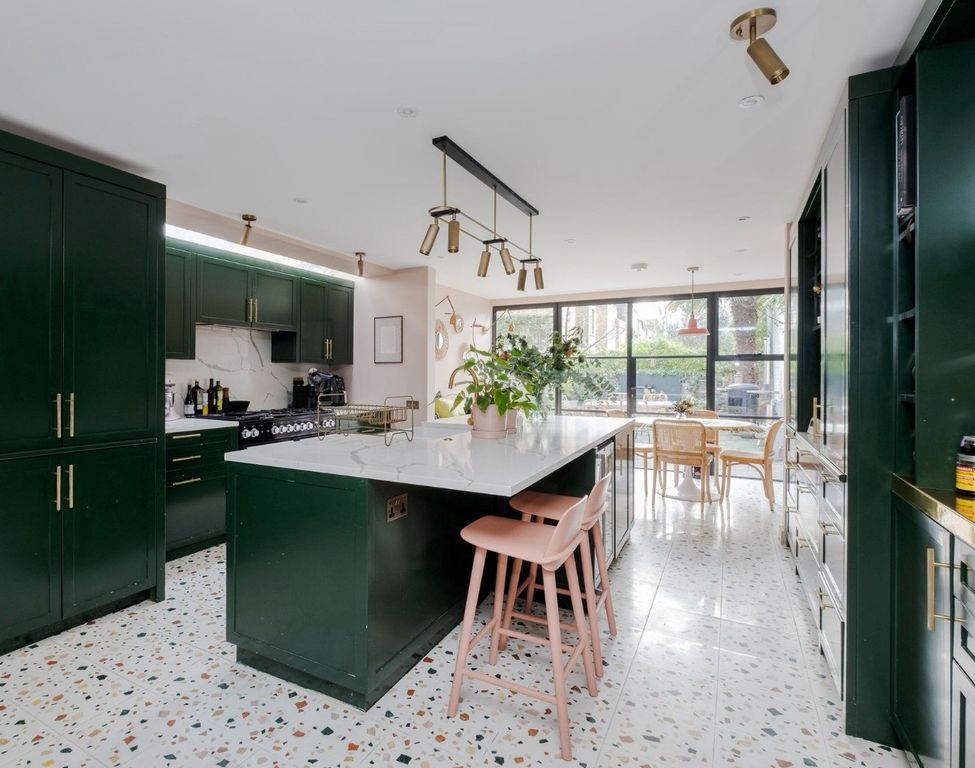 Property photo 1 of 24