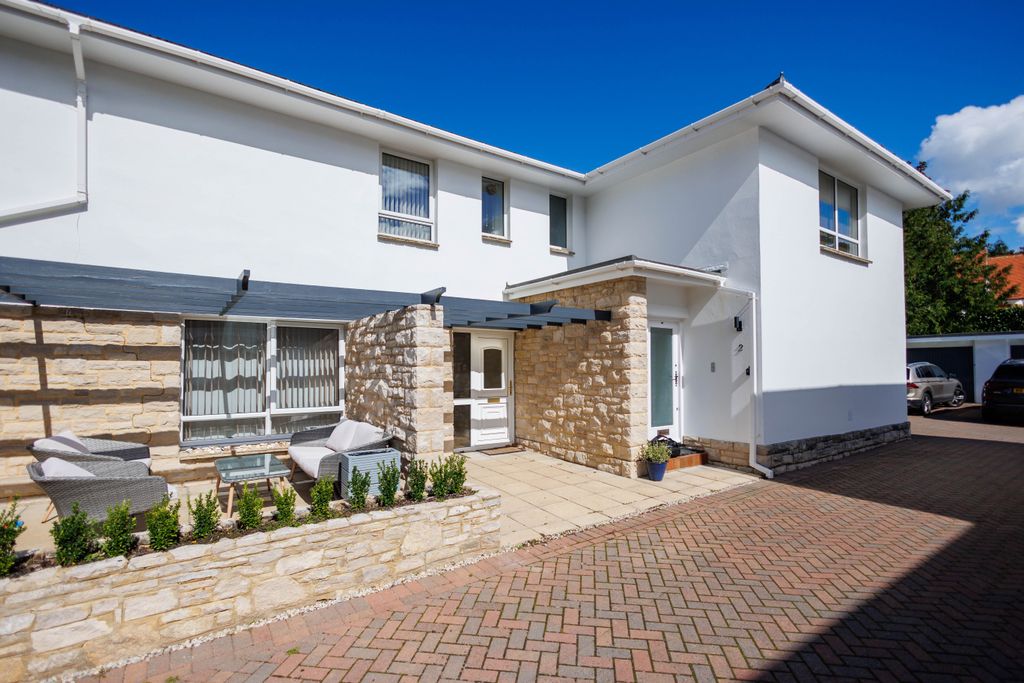 Property photo 2 of 11 _6M_8292