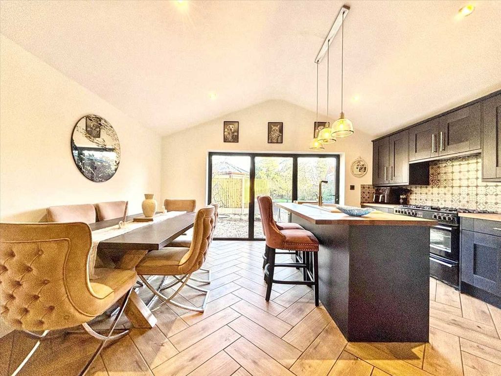 Property photo 3 of 29