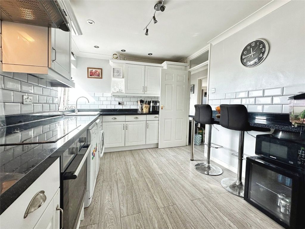 Property photo 2 of 11 Picture No. 02