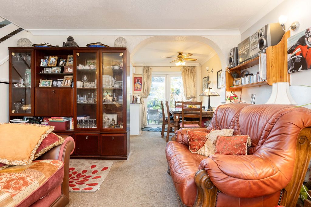 Property photo 3 of 15