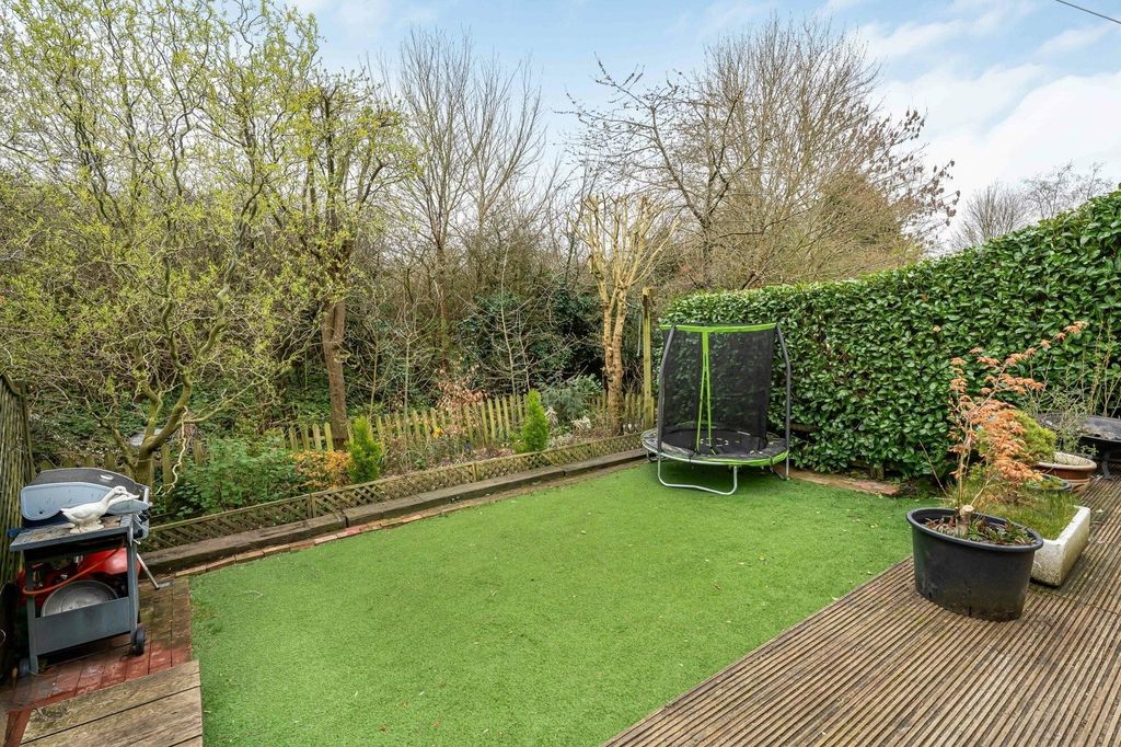 Property photo 3 of 23