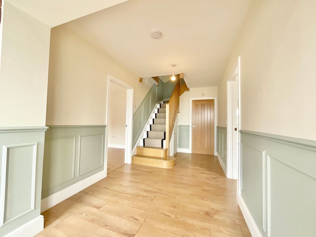 Property photo 3 of 36