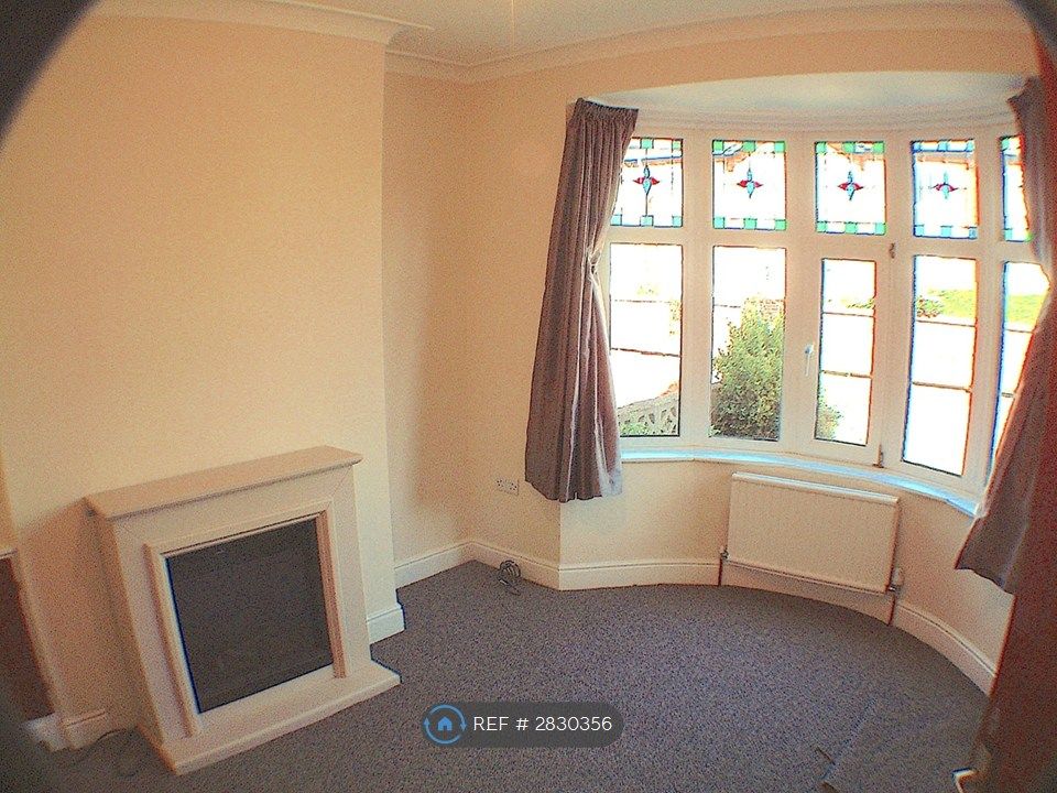 Property photo 2 of 11 Spacious Lounge With Large Bay