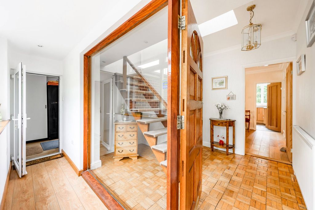 Property photo 2 of 38