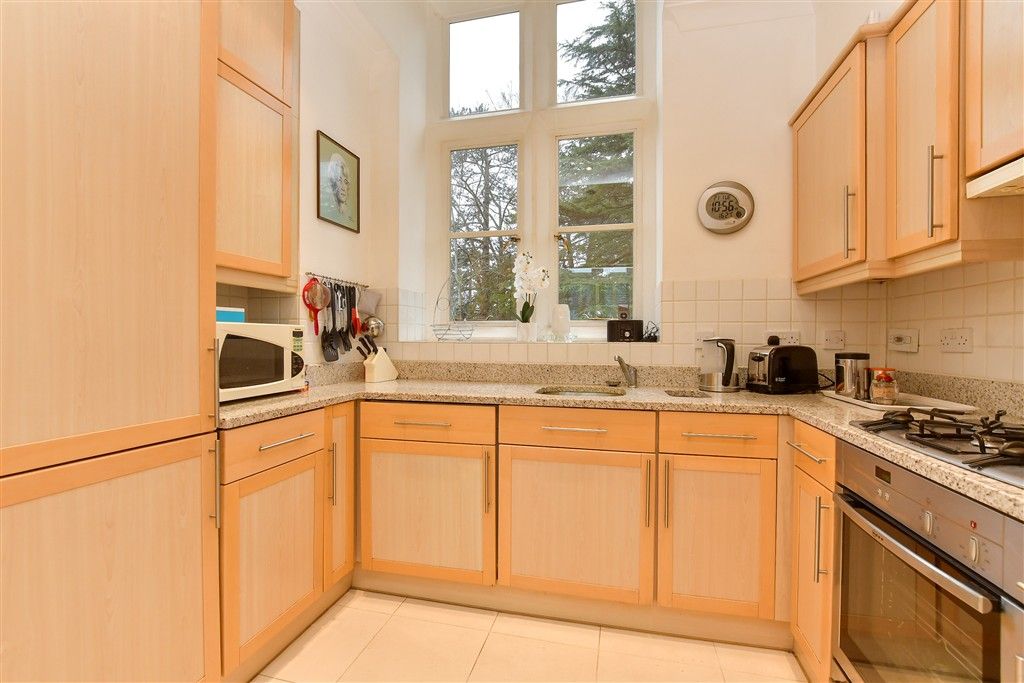 Property photo 3 of 15 Kitchen