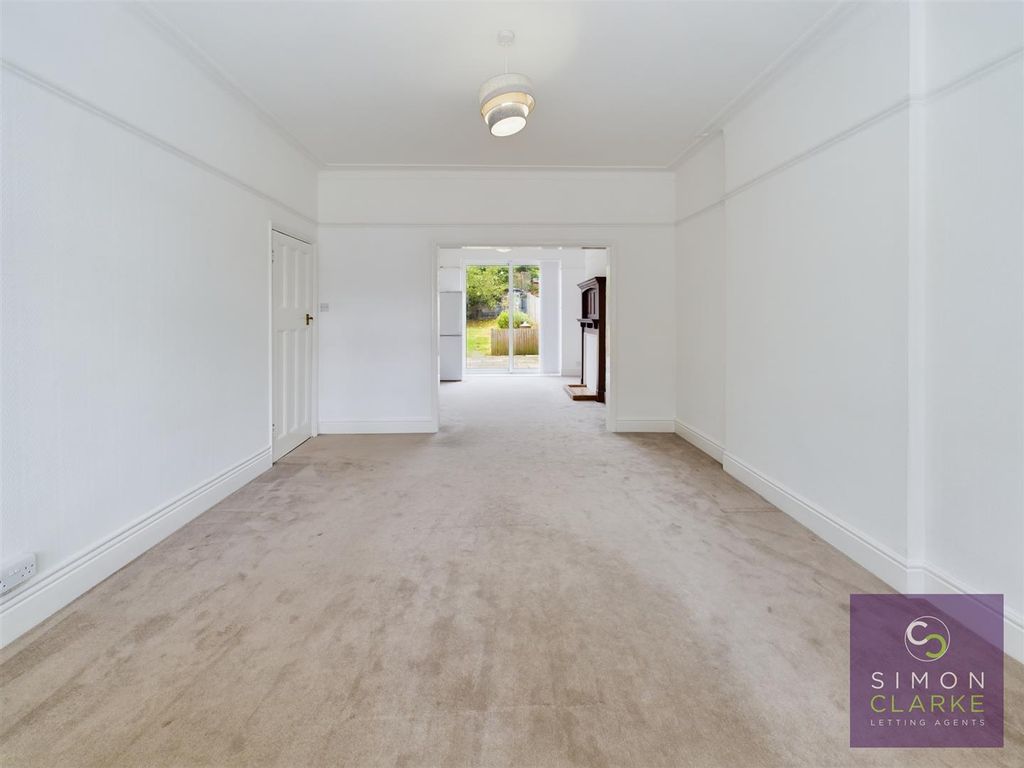 Property photo 3 of 22 Cam03369G0-Pr0151-Still005.Jpg