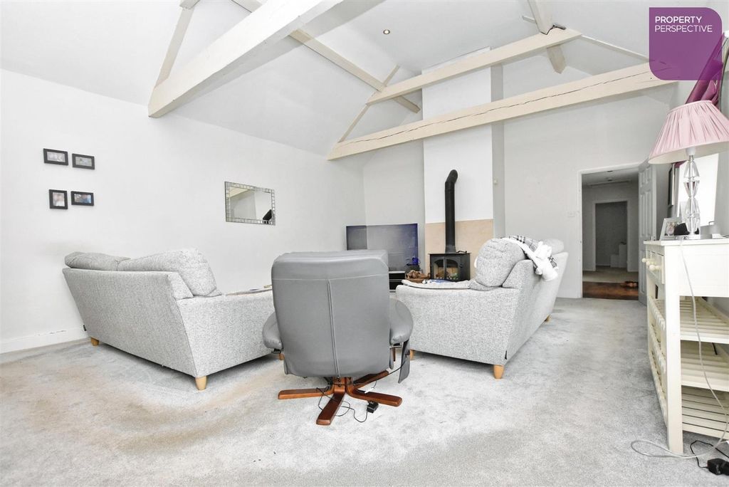 Property photo 3 of 20 User_Edited_Photo-F42392B6_User-Edited-267cd65F-48