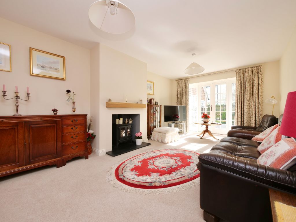 Property photo 3 of 28