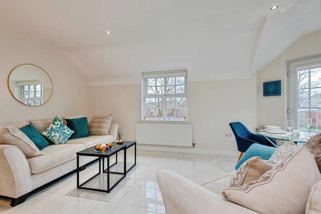 Property photo 3 of 19 Pbox-Img.Jpg