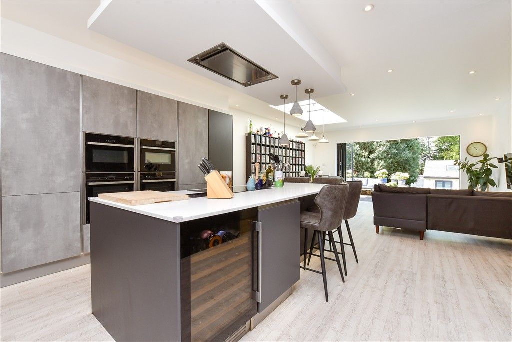 Property photo 3 of 30 Kitchen / Diner / Family Room
