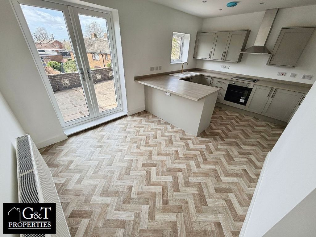 Property photo 3 of 19 Kitchen/Diner