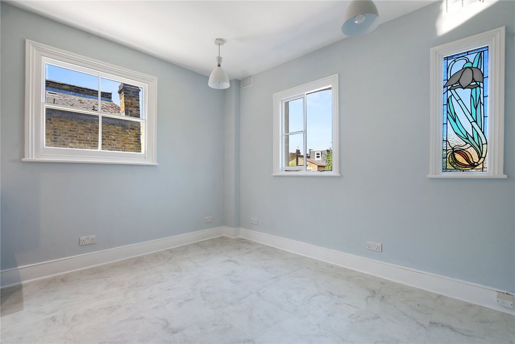 Property photo 3 of 8