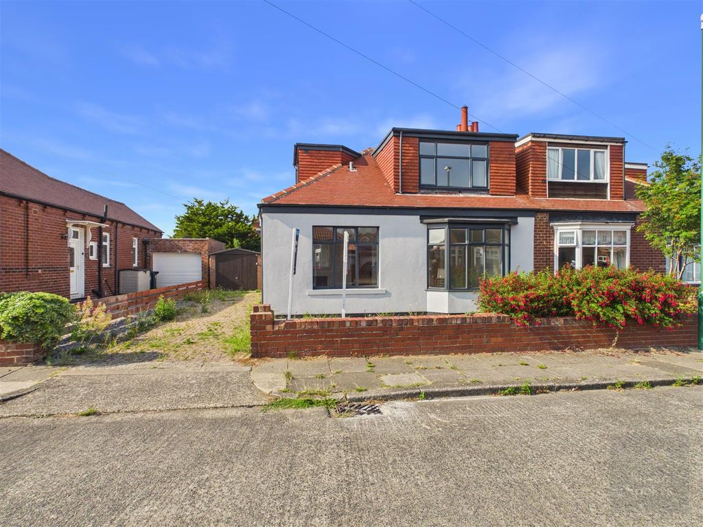 Property photo 1 of 25 Cam01858G0-Pr0300-Still038.Jpg