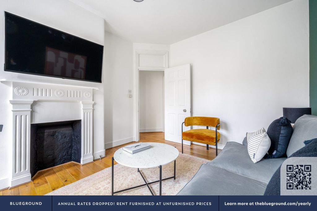 Property photo 3 of 15 Living Room