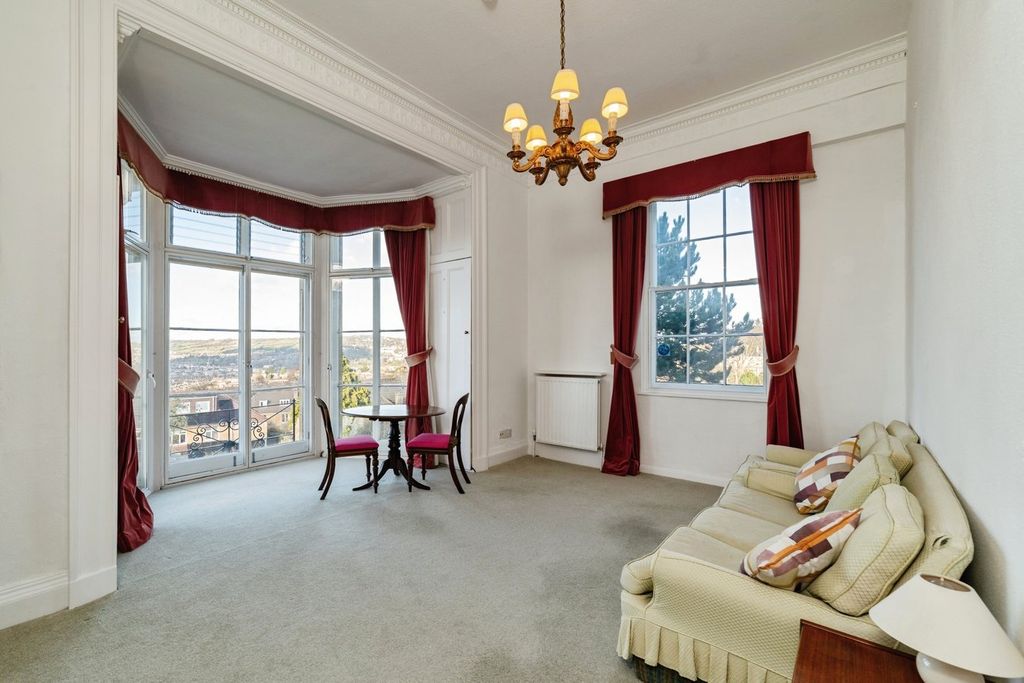 Property photo 3 of 24