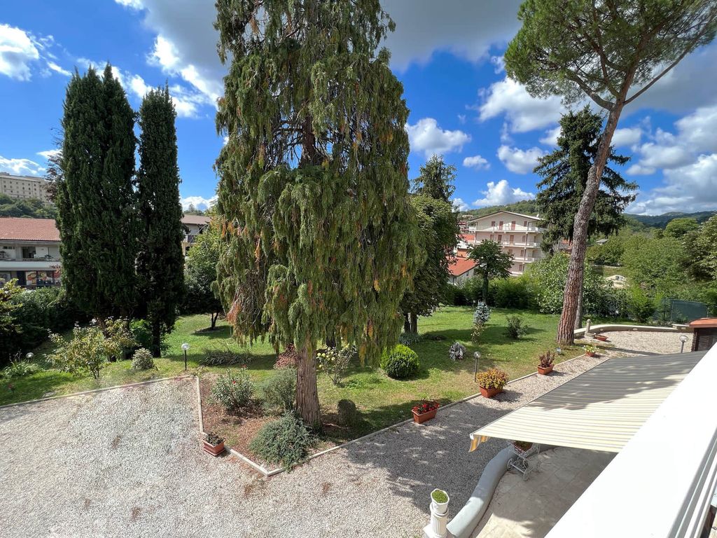 Property photo 1 of 42
