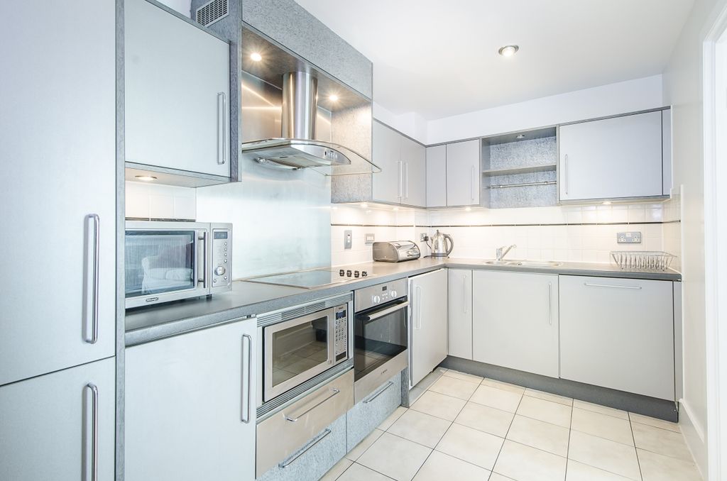 Property photo 3 of 14 Bridge-House-001 (5)