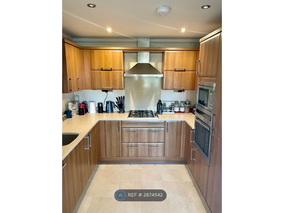 Property photo 3 of 20 Kitchen