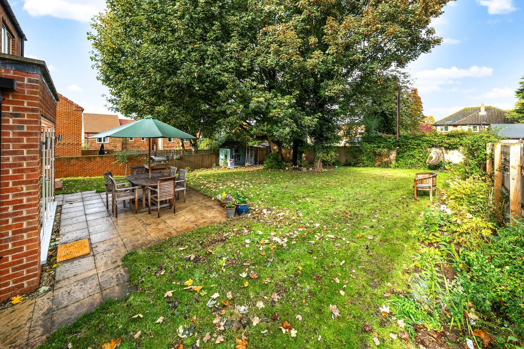 Property photo 2 of 23