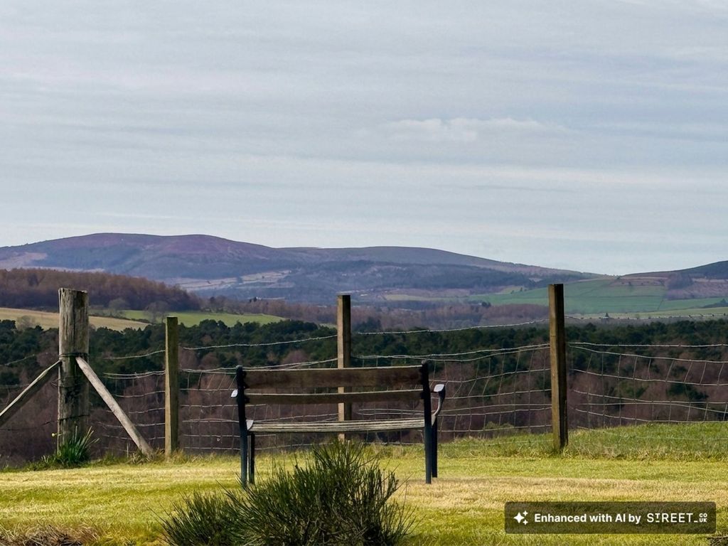 Property photo 3 of 43