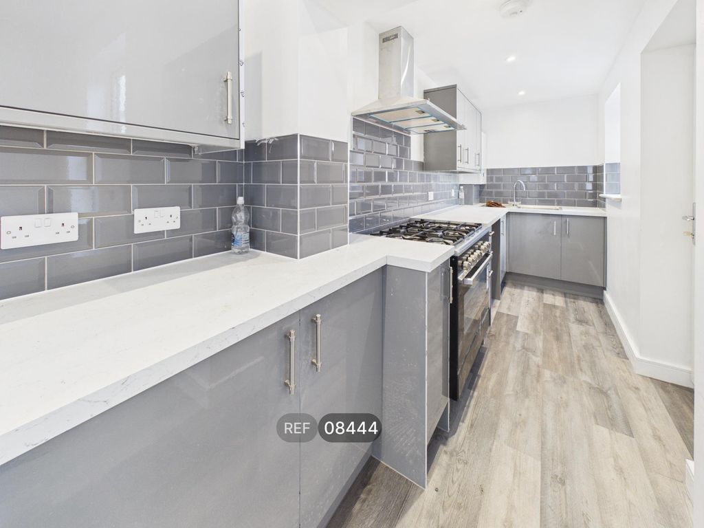 Property photo 2 of 16 Kitchen