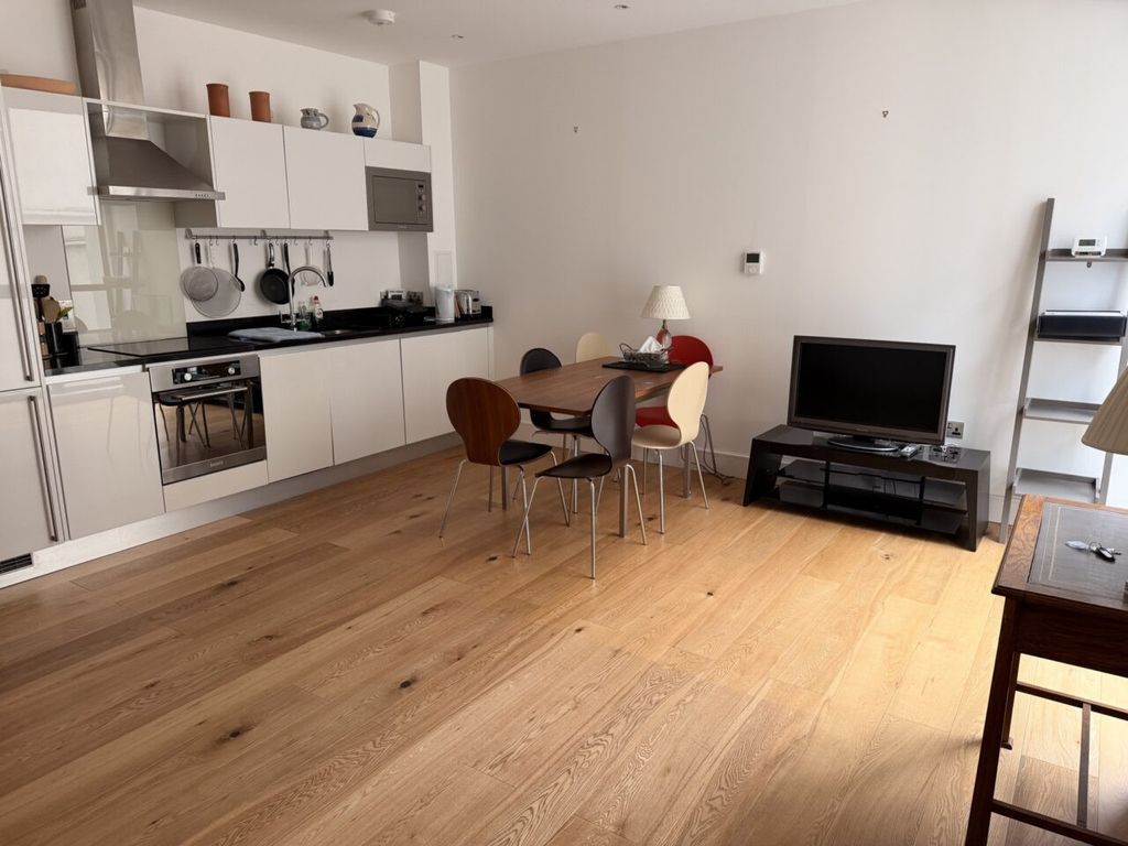 Property photo 2 of 6