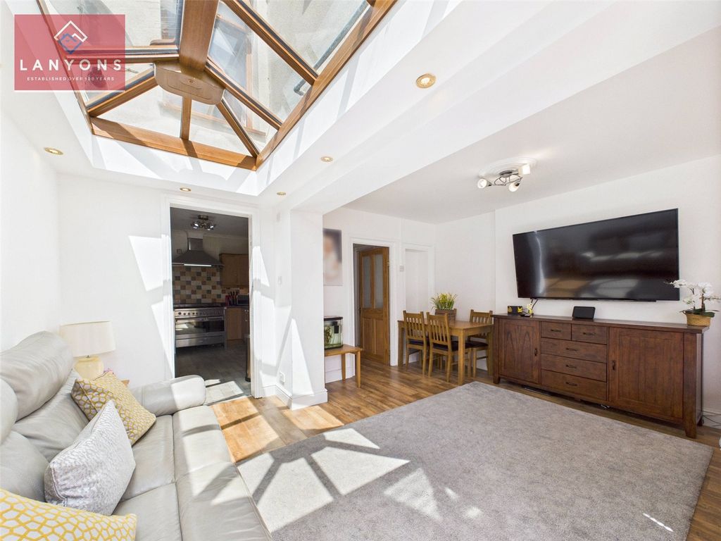 Property photo 3 of 18 Picture No. 54