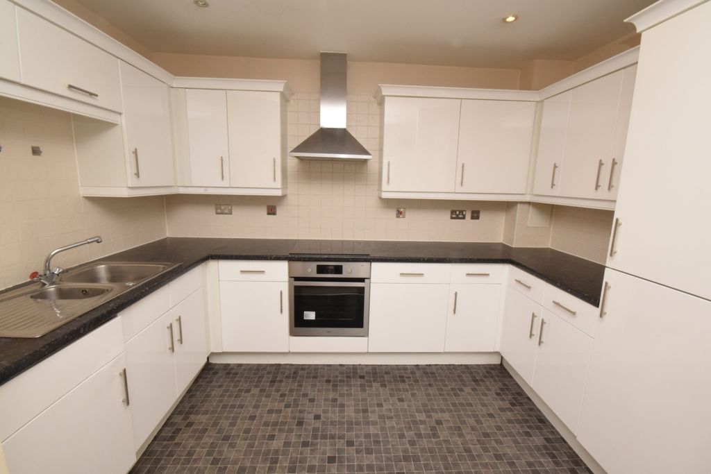Property photo 2 of 10 Kitchen