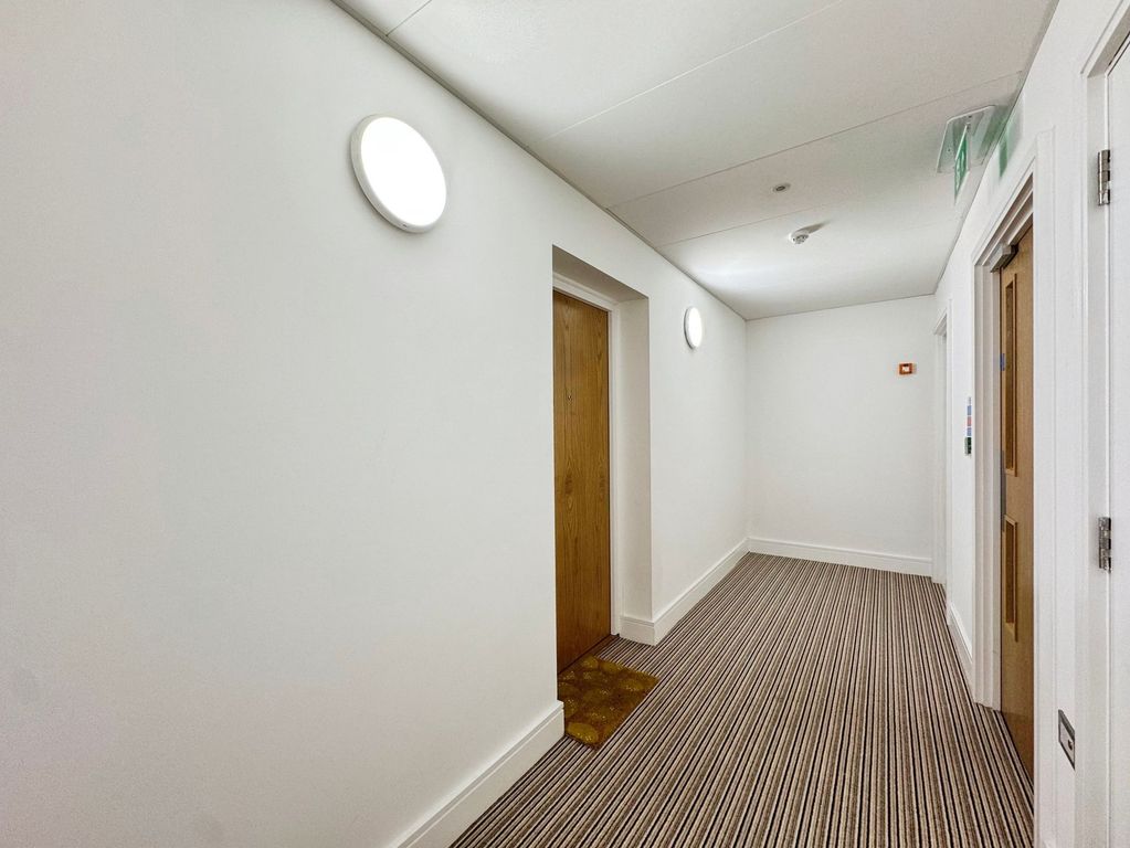 Property photo 2 of 15 Hallway