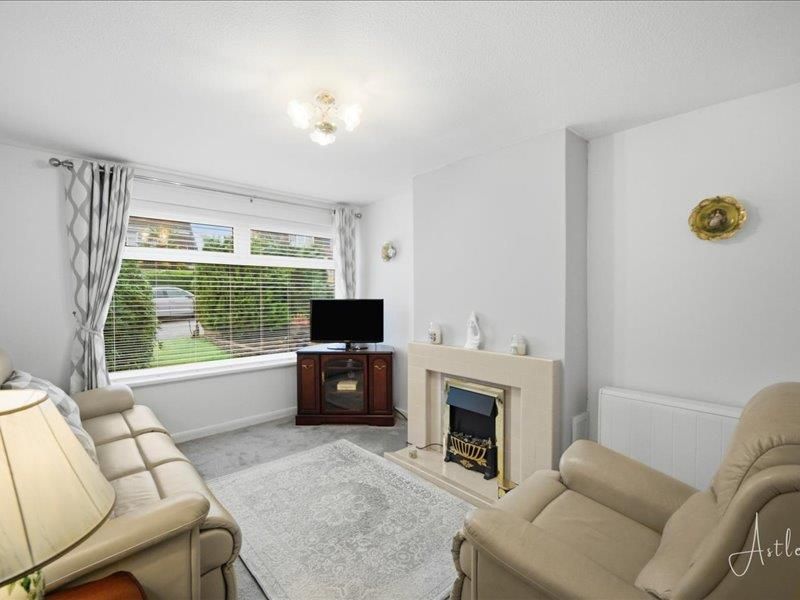 Property photo 3 of 19 Lounge/Diner