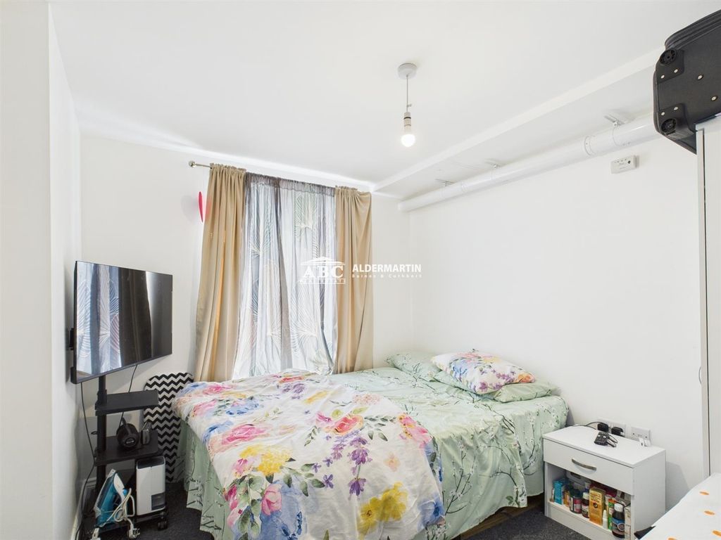 Property photo 3 of 15 Cam05227G0-Pr0004-Still006.Jpg
