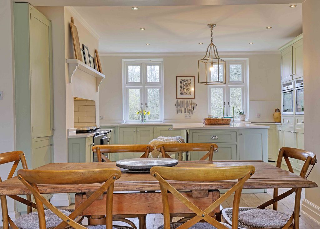 Additional image 8 of 5 bed detached house for saleWinter Hill Road, Maidenhead SL6