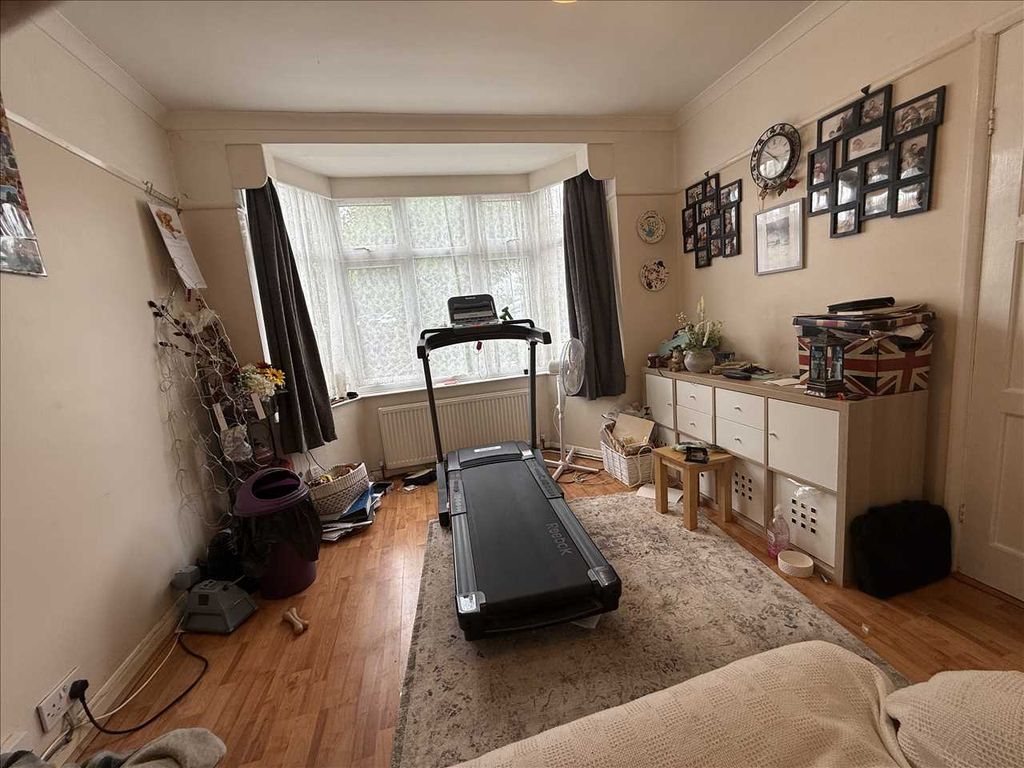 Property photo 3 of 18