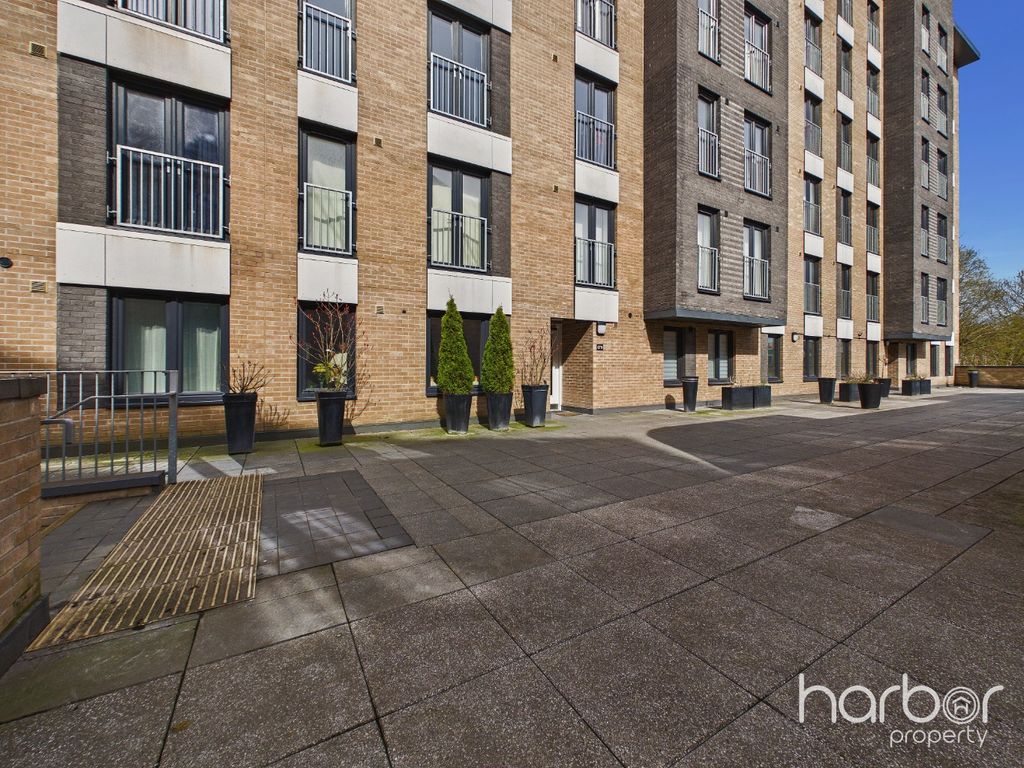 Property photo 1 of 17 5053100