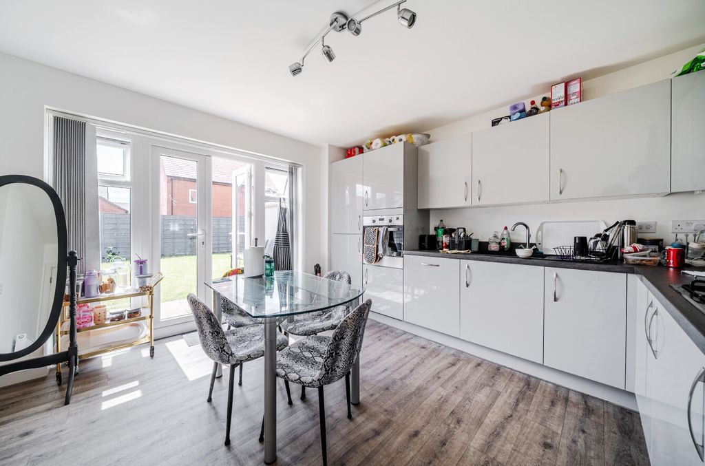 Property photo 2 of 21 1465536-10-6A3545...