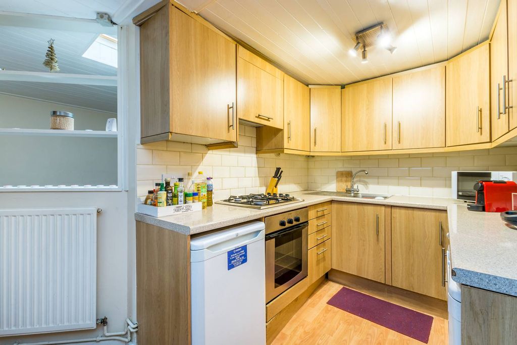 Property photo 2 of 4