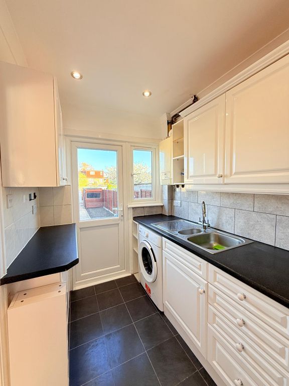 Property photo 3 of 16 Gallery