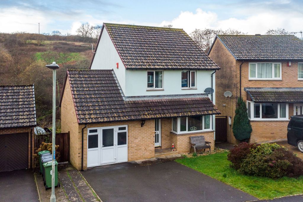 Property photo 1 of 30