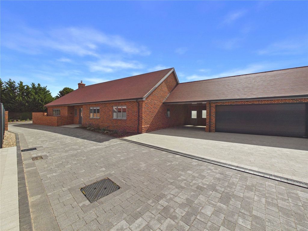 Property photo 1 of 18 Picture No. 01