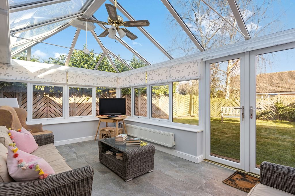 Property photo 2 of 18 Garden Room