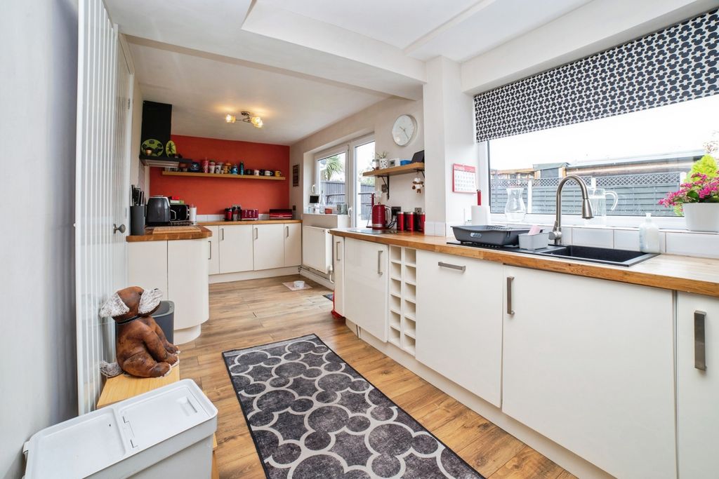 Property photo 2 of 27 Photo