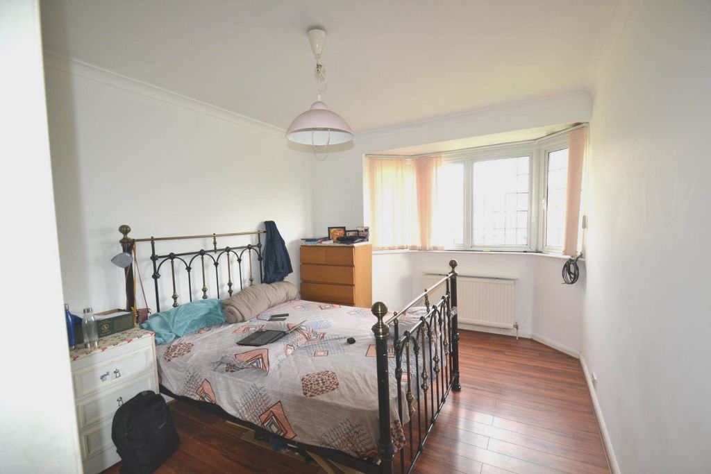 Property photo 2 of 3