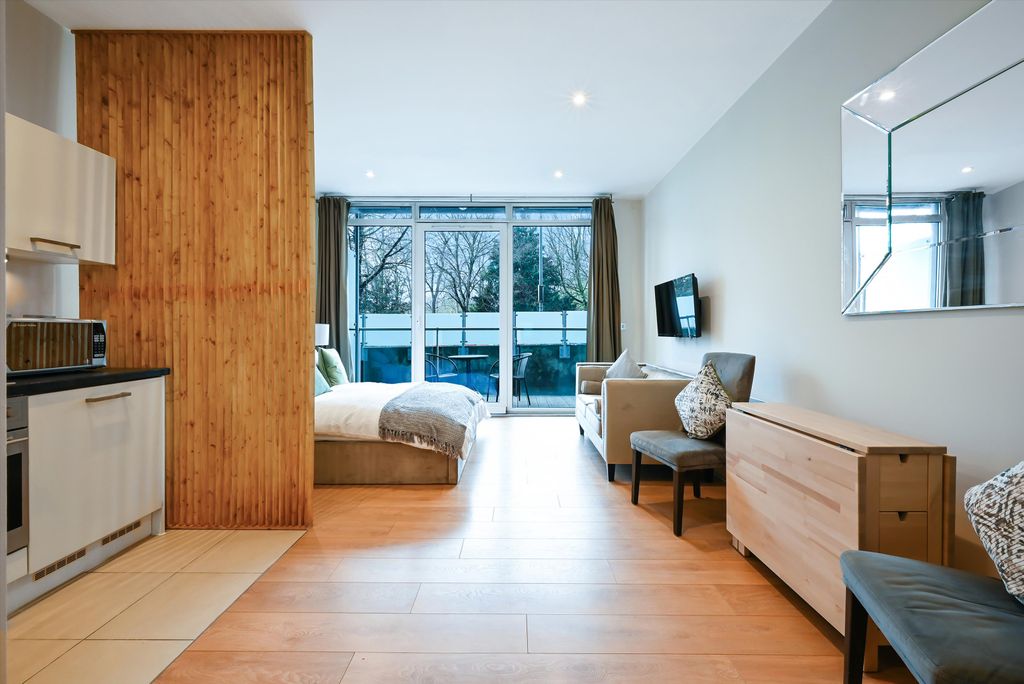 Property photo 2 of 12 Image