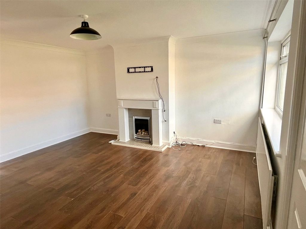 Property photo 2 of 17 Picture No. 75