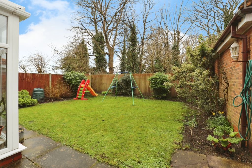 Property photo 2 of 20